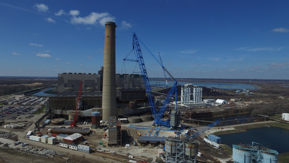 Industrial Drone shot - pekin-il-powerstation-worlds-larget-crane-e1459025870872